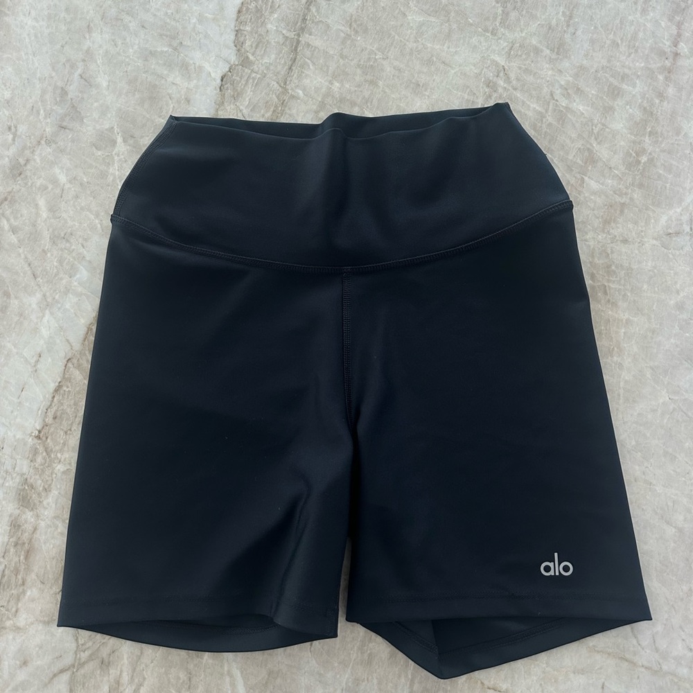 ALO Yoga Black Bike Shorts with Elastic Waistband